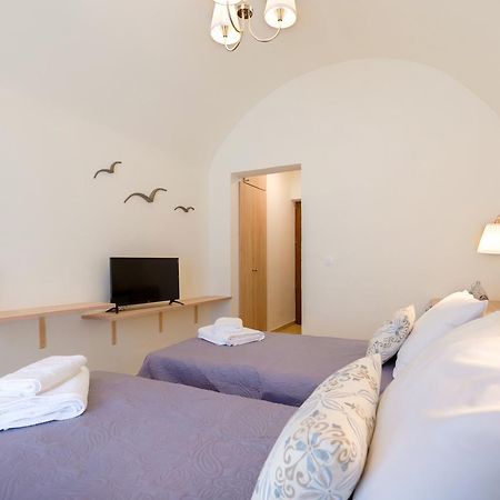Alexander'S Great View Aparthotel Fira  Exterior photo